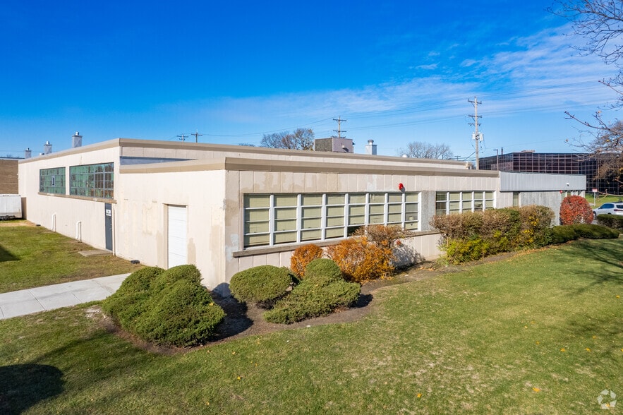 7550 Linder Ave, Skokie, IL à louer - Photo du bâtiment - Image 2 de 3