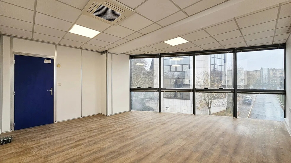 Bureau dans Lognes à louer - Photo intérieure - Image 2 de 8