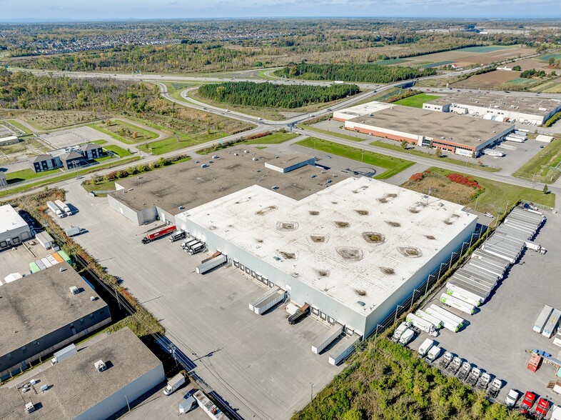 875 Saint-François, Laval, QC à louer - Photo du bâtiment - Image 2 de 7