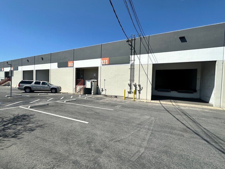 301-445 N Figueroa St, Wilmington, CA à louer - Photo du bâtiment - Image 2 de 35