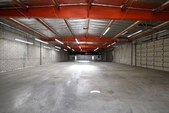 15023-15035 Califa St, Van Nuys, CA for lease Interior Photo- Image 2 of 3