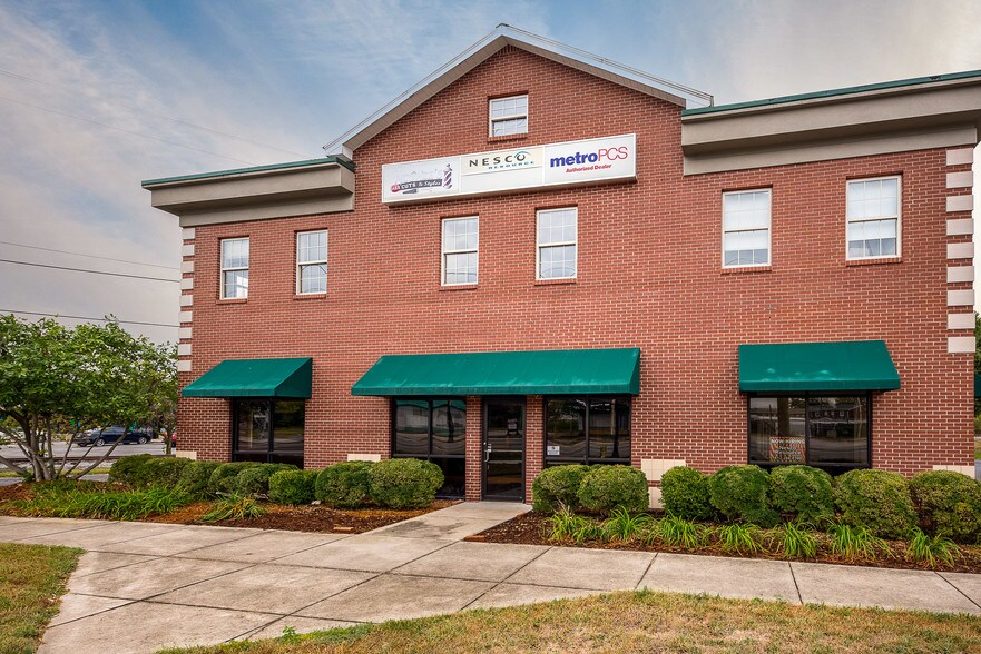 1568 E 10th St, Jeffersonville, IN for lease - Building Photo - Image 2 of 12