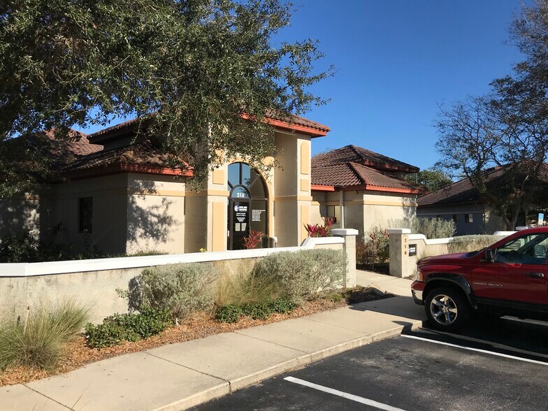 212-216 Southpark Cir, Saint Augustine, FL à louer - Photo du bâtiment - Image 3 de 4