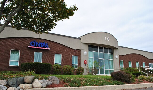 Plus de détails pour 10 Gill St, Woburn, MA - Local d'activités à louer