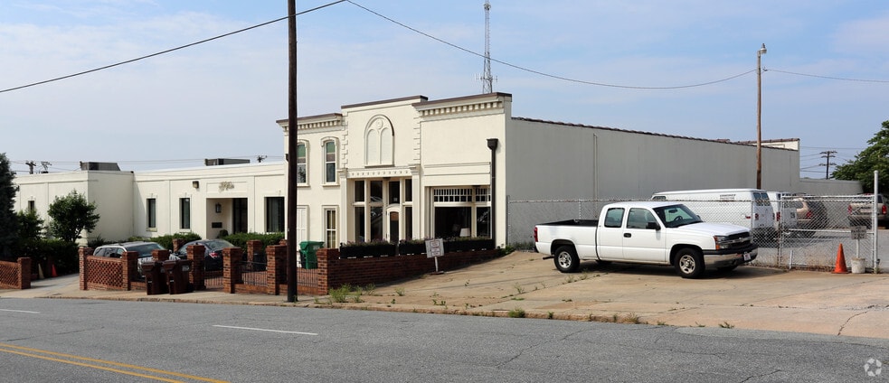 116 Lindsay St, High Point, NC à vendre - Photo du bâtiment - Image 2 de 4