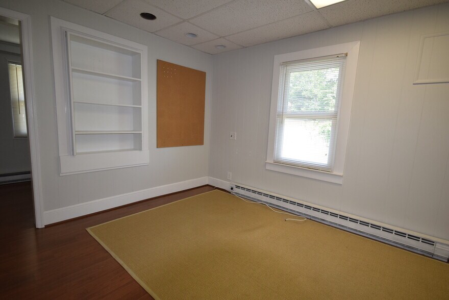 7139 Shreve Rd, Falls Church, VA à louer - Photo du bâtiment - Image 3 de 6