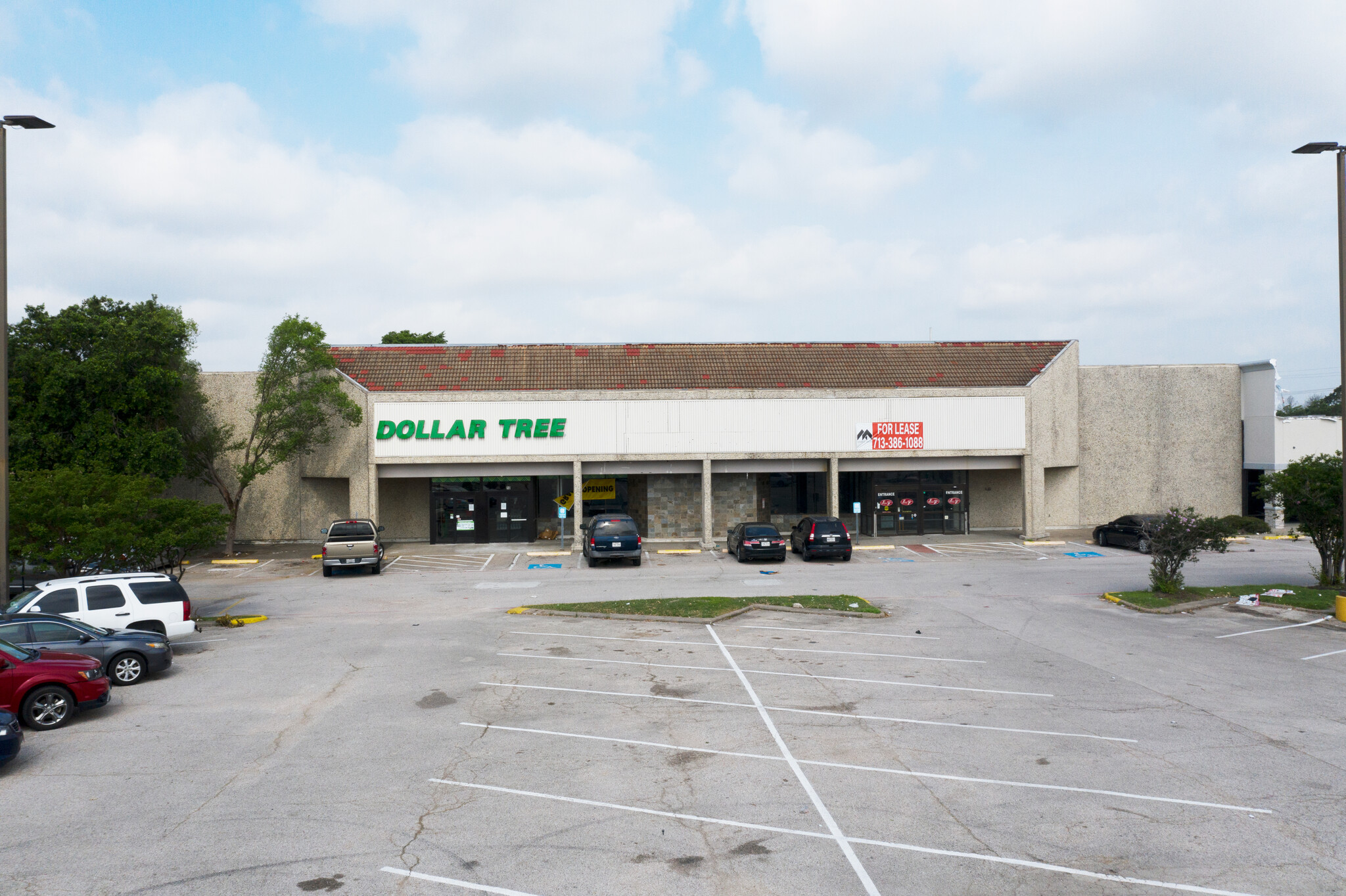 10 Uvalde Rd, Houston, TX for lease Building Photo- Image 1 of 6