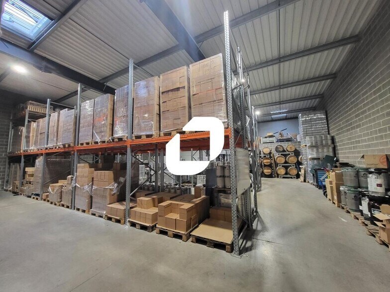 Rue Jean Monnet, Croix for lease - Interior Photo - Image 1 of 7