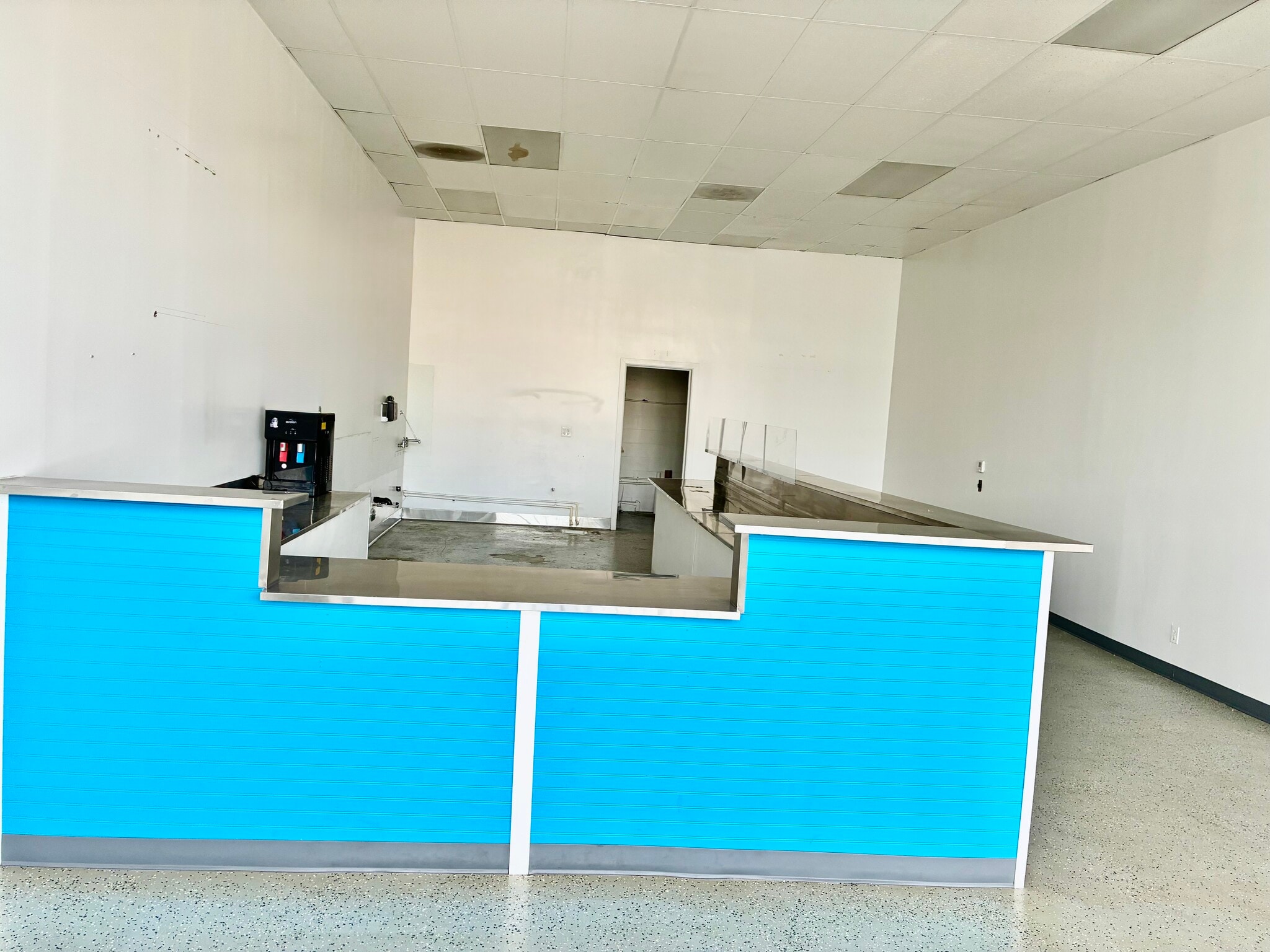 5800-5940 Santa Monica Blvd, Los Angeles, CA for lease Interior Photo- Image 1 of 3