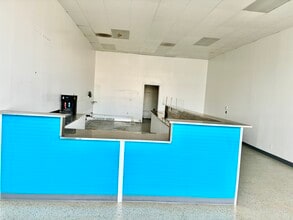 5800-5940 Santa Monica Blvd, Los Angeles, CA for lease Interior Photo- Image 1 of 3