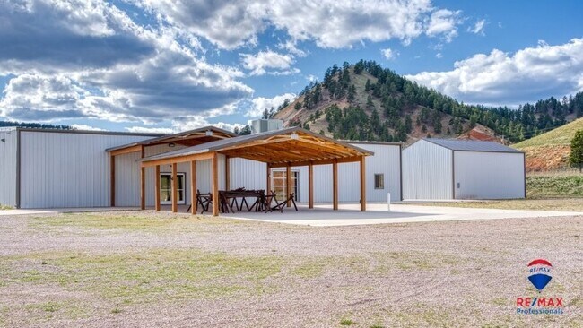 Plus de détails pour 2423 E Cleveland St, Sundance, WY - Flex à vendre