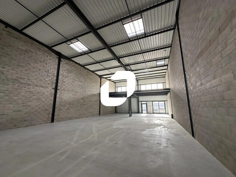 8 Route De Lingolsheim, Geispolsheim for lease - Interior Photo - Image 3 of 8