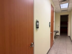 80 Monroe Ave, Memphis, TN for lease Interior Photo- Image 2 of 2