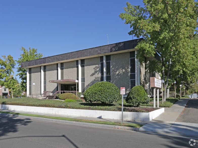 678-680 E Shaw Ave, Fresno, CA for sale - Building Photo - Image 3 of 5