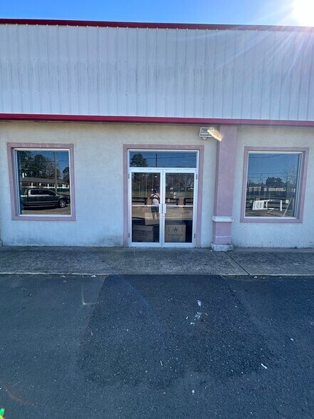 1312 McArthur Dr, Mansfield, LA à louer - Photo du bâtiment - Image 2 de 3