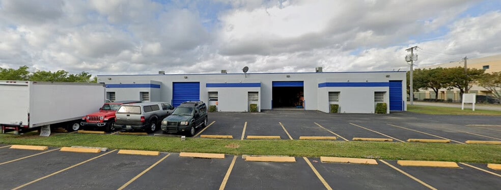 13552-13558 SW 129th St, Miami, FL for lease - Building Photo - Image 3 of 14