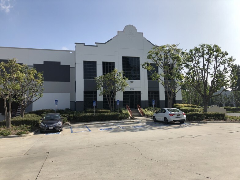 2301-2329 E Pacifica Pl, Rancho Dominguez, CA à louer - Photo du bâtiment - Image 3 de 21