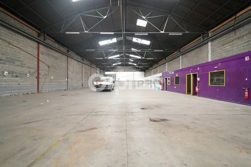 Office in Vénissieux for lease Building Photo- Image 1 of 9