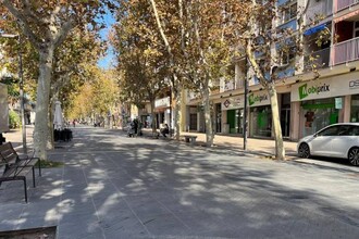 Bureau/Commerce de détail dans Vilanova I La Geltrú, BAR à louer Photo du bâtiment- Image 2 de 3