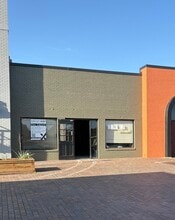 455-499 W Harwood Rd, Hurst, TX for lease Building Photo- Image 1 of 2