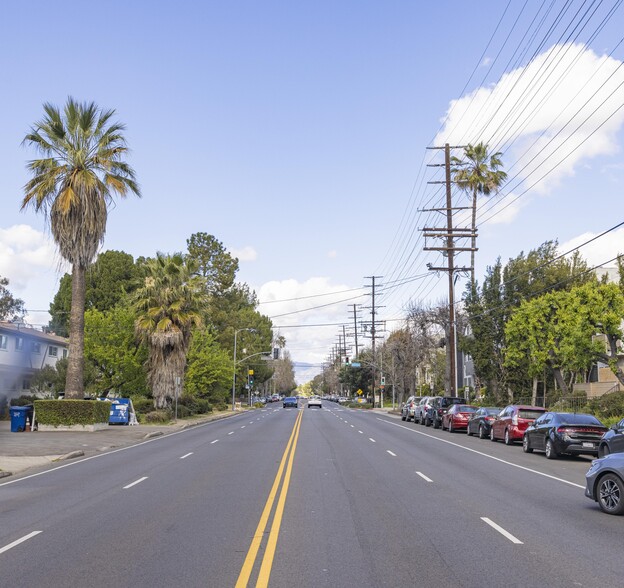 4931 Coldwater Canyon Ave, Van Nuys, CA for sale - Building Photo - Image 3 of 12