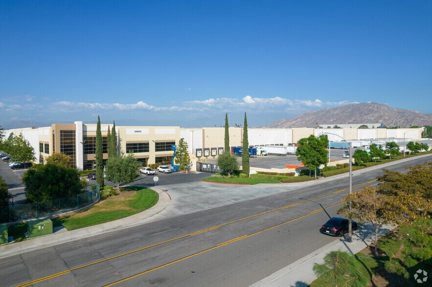 24950 Grove View Rd, Moreno Valley, CA for lease - Building Photo - Image 2 of 8