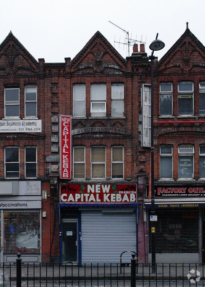 Turnpike Ln, Londres à louer - Photo principale - Image 1 de 7