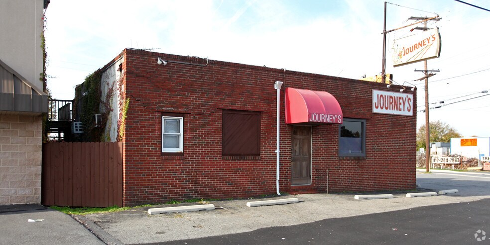 2701 North Point Blvd, Dundalk, MD à vendre - Photo du bâtiment - Image 2 de 2