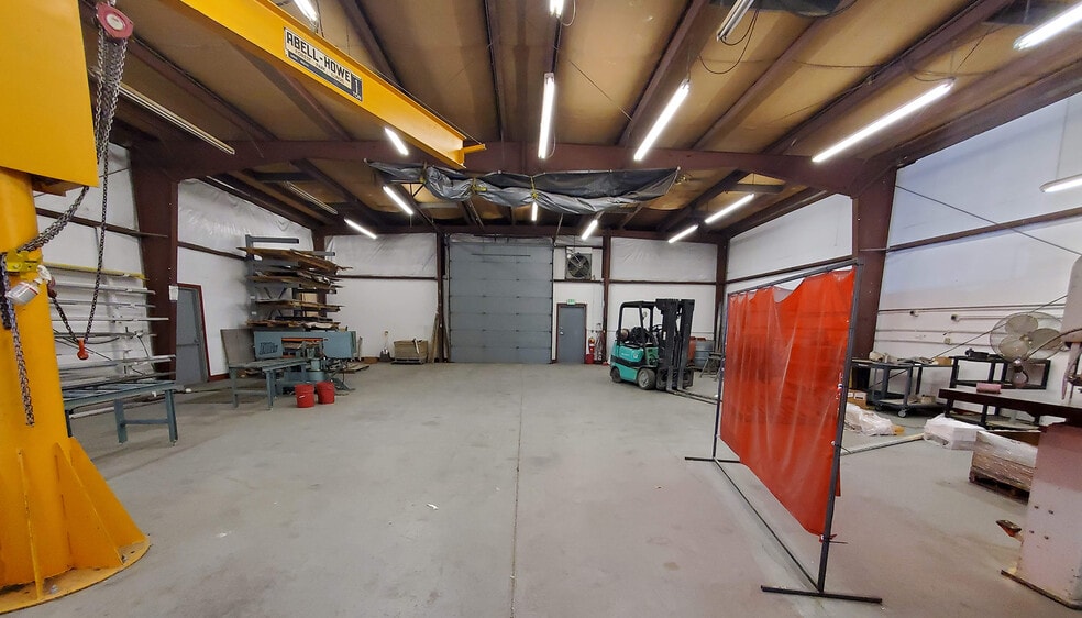 2027 NW Brickyard Rd, Topeka, KS for lease - Building Photo - Image 3 of 5