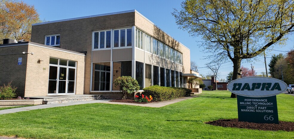 66 Granby St, Bloomfield, CT à louer - Photo du bâtiment - Image 1 de 15