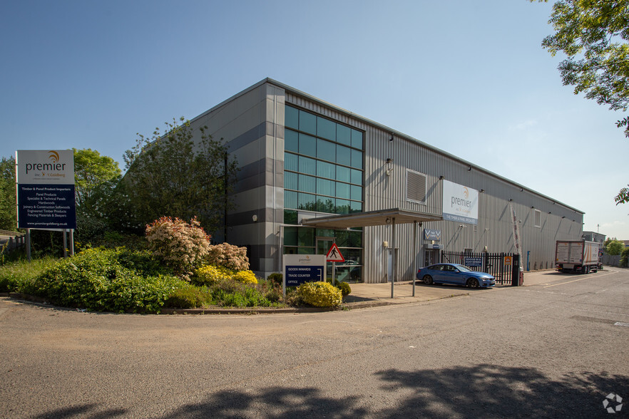 Langley Park Rd, Slough for lease - Building Photo - Image 1 of 4