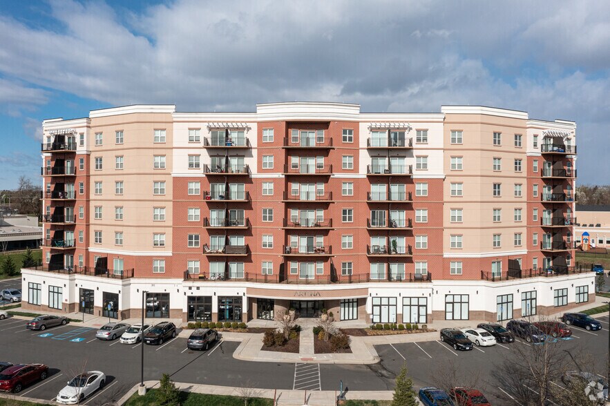 100 Lara St, Manassas Park, VA à louer - Photo principale - Image 1 de 51