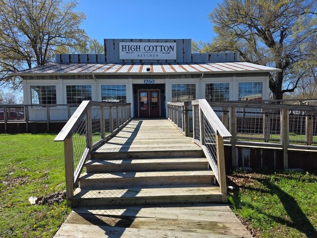 Plus de détails pour 1260 Clarksville St, Paris, TX - Commerce de détail à vendre