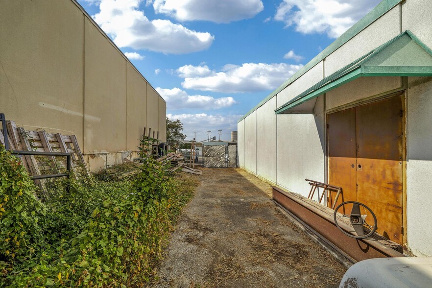 11510 Nacogdoches rd, San Antonio, TX for lease - Building Photo - Image 2 of 18