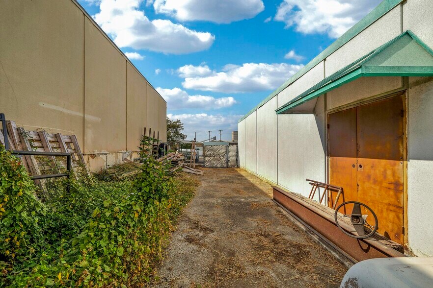 11510 Nacogdoches rd, San Antonio, TX à louer - Photo du bâtiment - Image 2 de 18