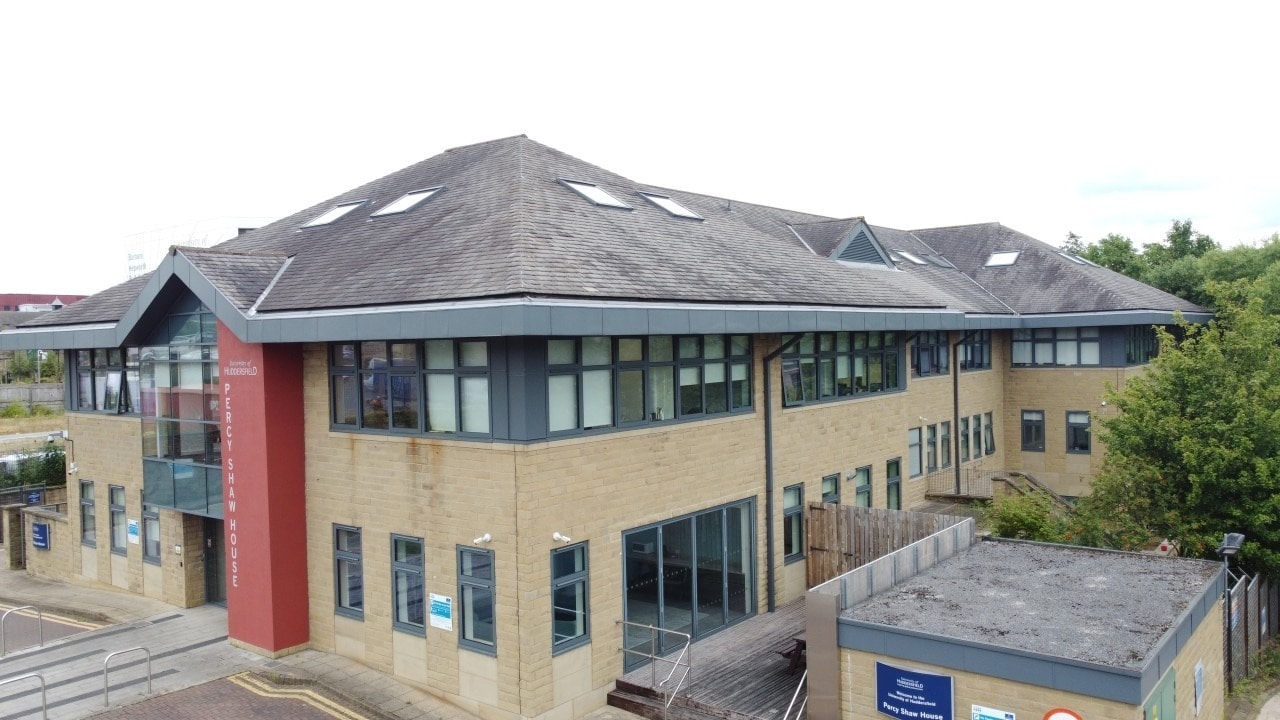 Queen St, Huddersfield for lease Primary Photo- Image 1 of 4