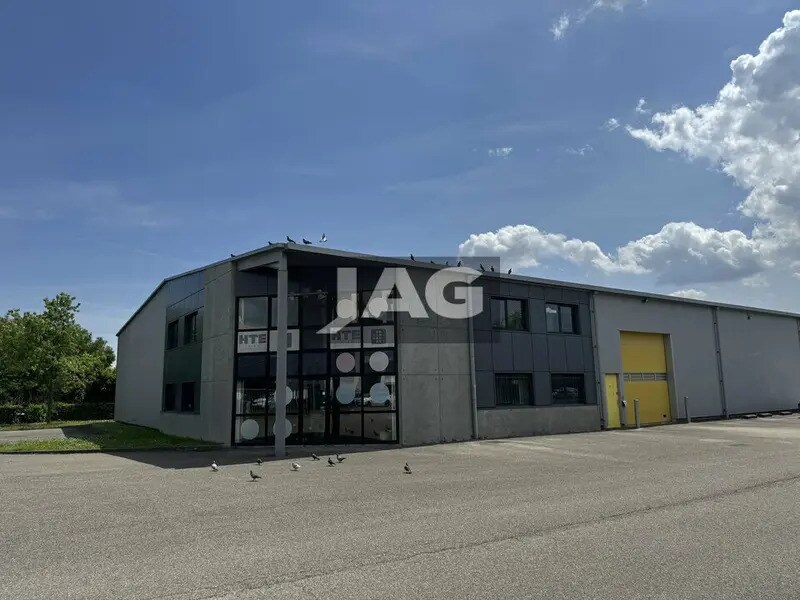 Industrial in Vaulx-en-Velin for lease Building Photo- Image 1 of 11