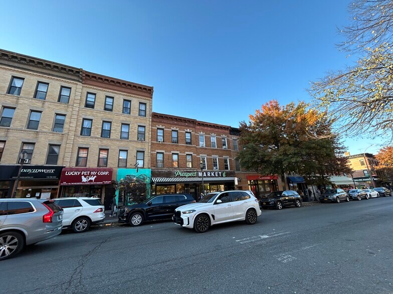 238 Prospect Park W, Brooklyn, NY à vendre - Photo du bâtiment - Image 1 de 7