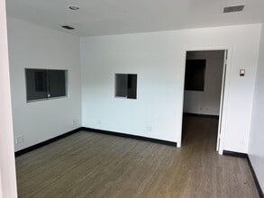 400-650 NE 27th St, Pompano Beach, FL for lease Interior Photo- Image 2 of 4