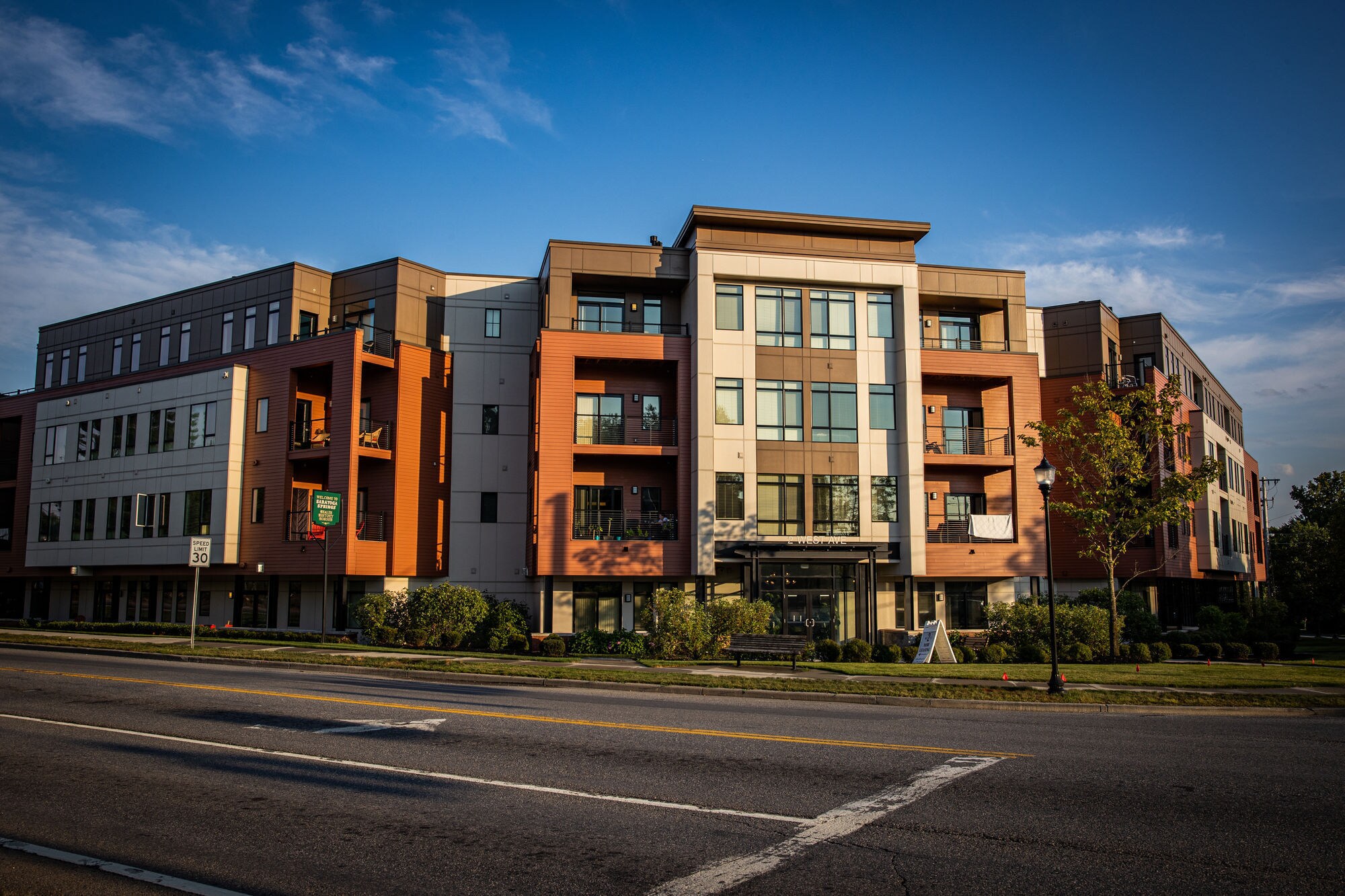 2 West Ave, Saratoga Springs, NY à vendre Photo principale- Image 1 de 1