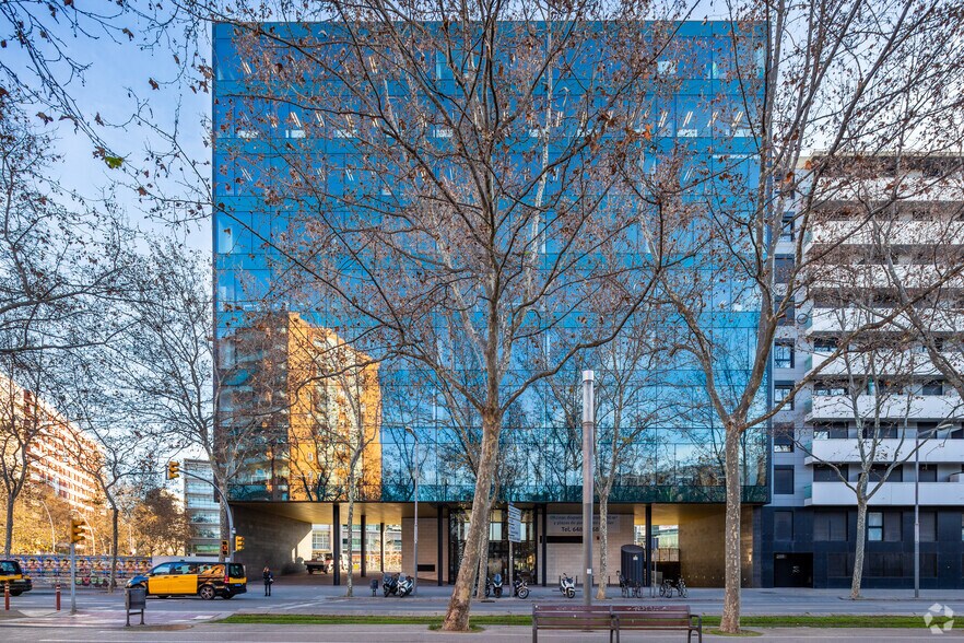 Avinguda Diagonal, 67, Barcelone, Barcelona à louer - Photo du bâtiment - Image 3 de 11
