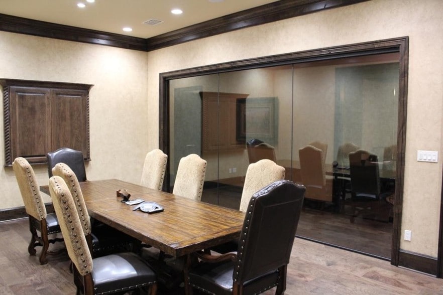 2367 Oak Alley, Tyler, TX for lease - Interior Photo - Image 2 of 4