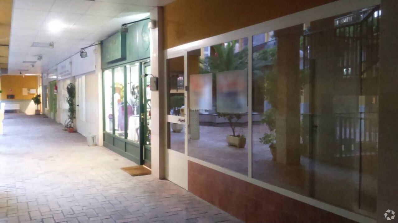 Toledo, TOL 45005 - - - Interior Photo - Image 1 of 6