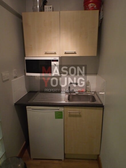 6-7 Warstone Para E, Birmingham for lease - Interior Photo - Image 3 of 5