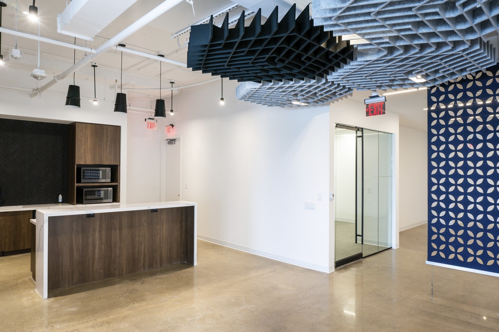 5275 Leesburg Pike, Falls Church, VA for lease Interior Photo- Image 1 of 5