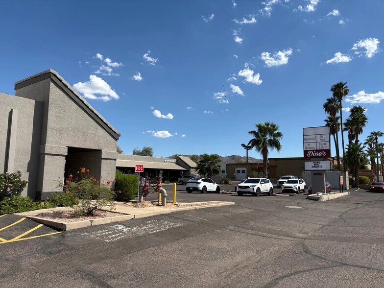 10401 N 32nd St, Phoenix, AZ à louer - Photo du bâtiment - Image 2 de 7
