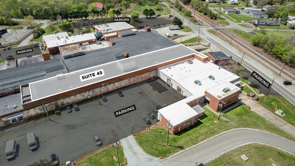 437 Dimmocks Mill Rd, Hillsborough, NC à louer - Photo du bâtiment - Image 3 de 3