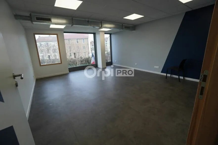 Office in Dijon for lease - Interior Photo - Image 2 of 12