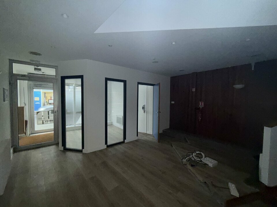 Office in Barentin for sale Interior Photo- Image 1 of 11