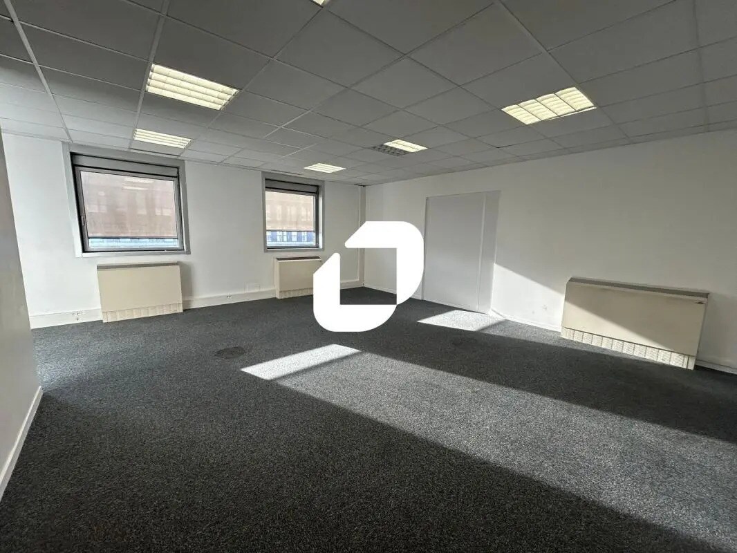 Office in Noisy-le-Grand for lease Interior Photo- Image 1 of 10